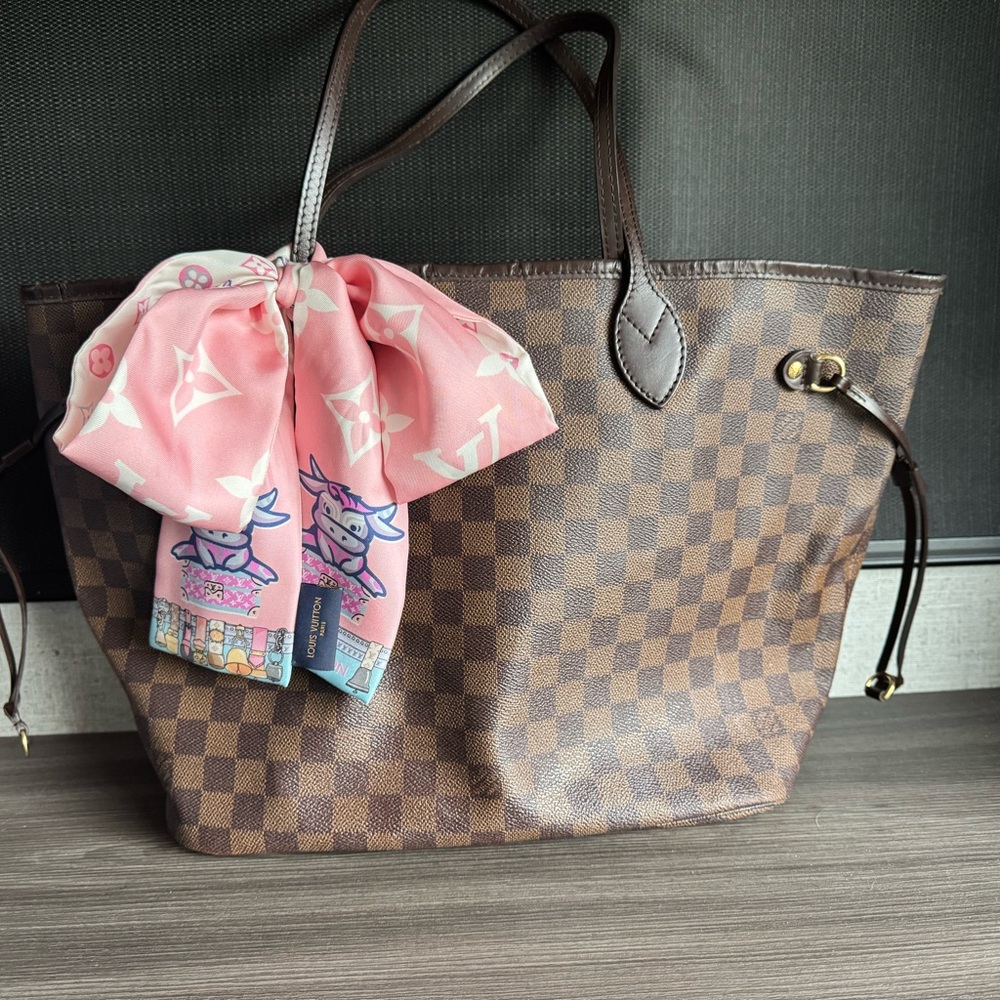 Authentic Louis Vuitton Neverfull